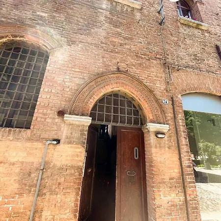 بيت ضيافة Al Castello 3*