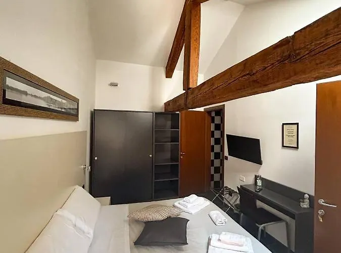 Pensión Al Castello